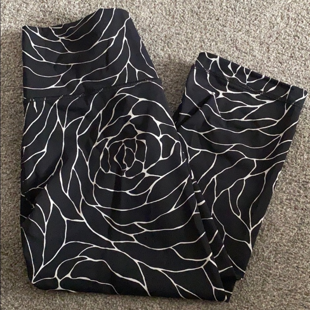 Lululemon Cropped Leggings Size 10